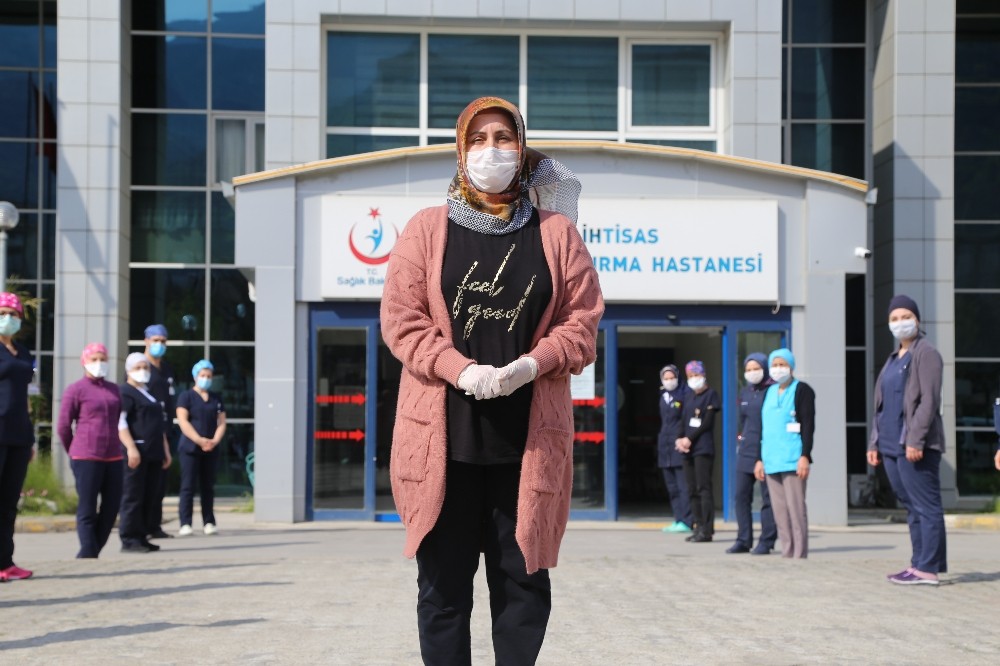 Koronayı yendi, alkışlarla taburcu oldu 