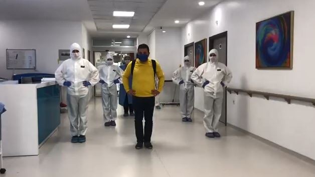 Koronayı yendi penguen dansıyla taburcu oldu 