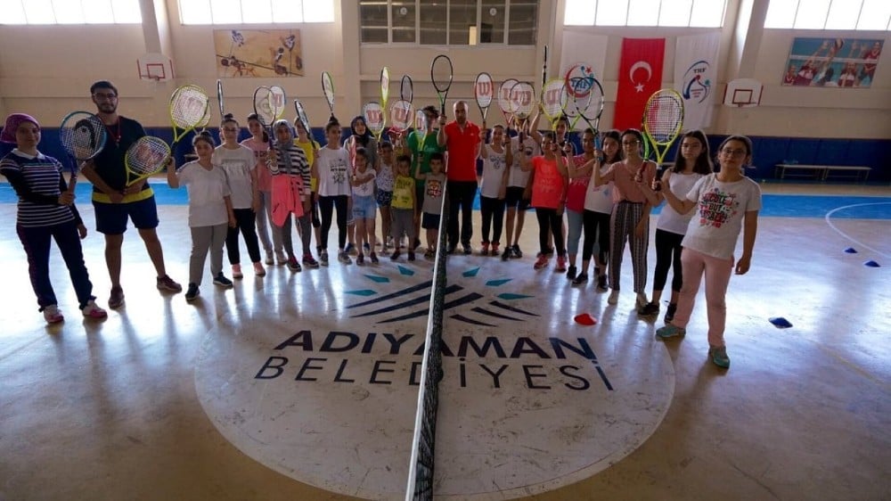 Kort tenisine büyük ilgi 