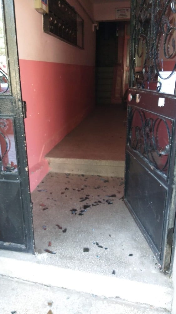 Koruma kararı bulunan eşine zarar verme iddiası 