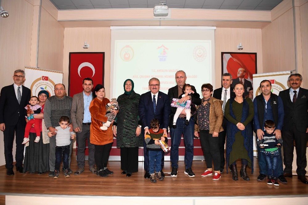 ’Koruyucu Aile’ projesi Antalya’da 182 çocuğu aileyle buluşturdu 