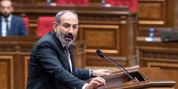 Köşeye sıkışan Paşinyan, Türkiye'ye saldırdı