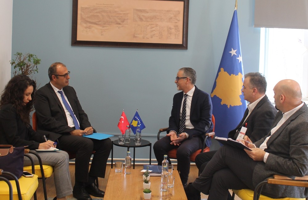 Kosova Sağlık Bakanı, Büyükelçi Sakar’ı kabul etti 