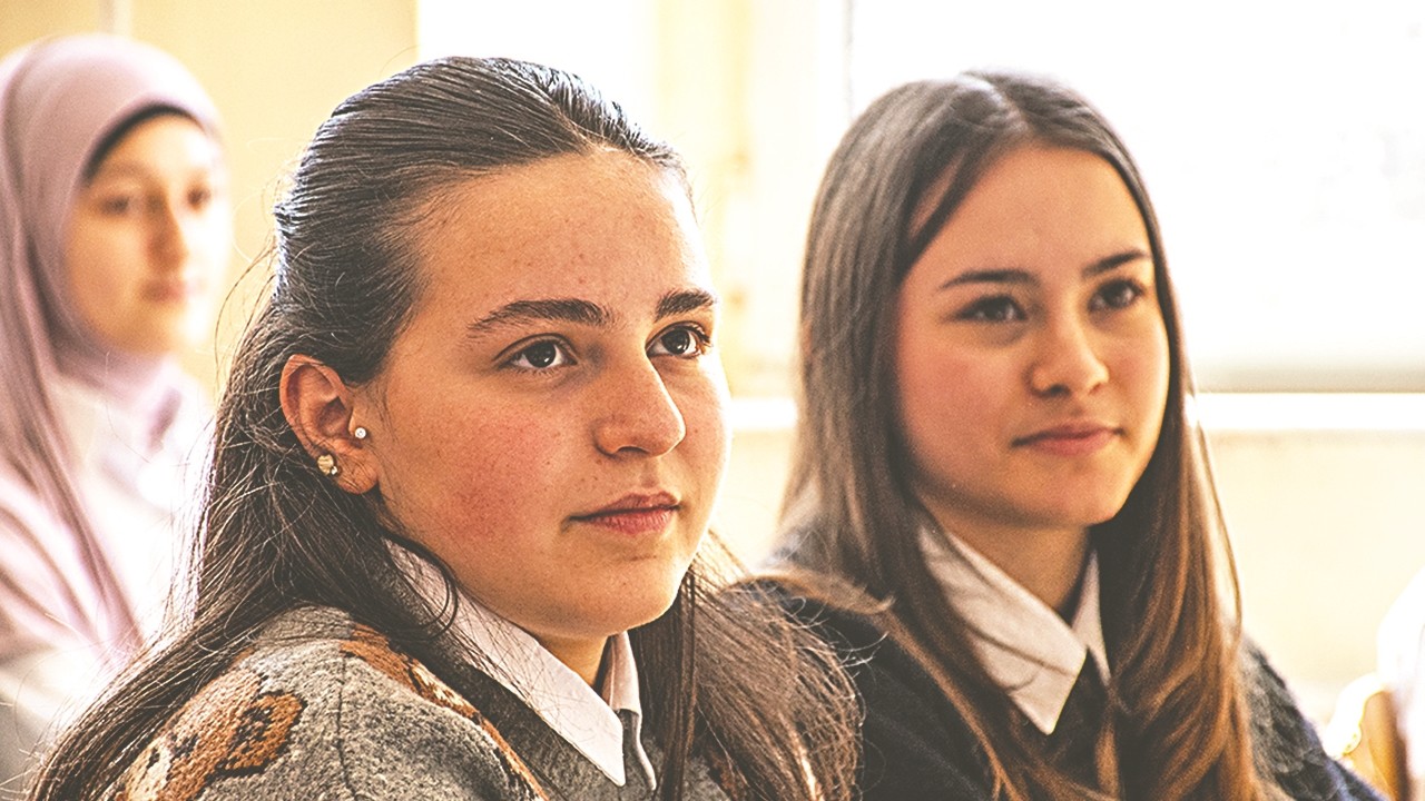 Kosovalı öğrenciler her gün kilometrelerce yol gidiyor