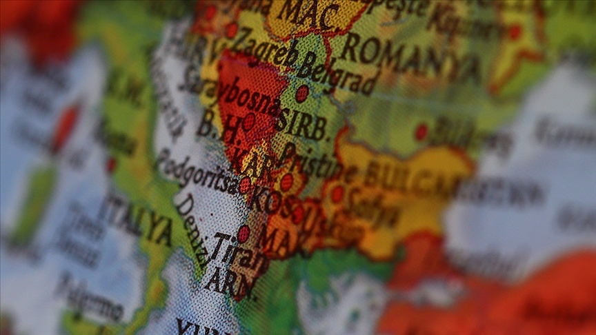 Kosova'nın Sırbistan plakalı araçların geçişine izin vermemesi iki ülke arasında gerginliğe neden oldu