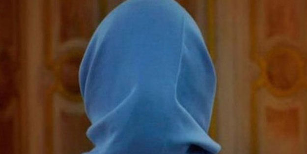 'Türban' düşmanlığı Fransız laikleri ikiye böldü