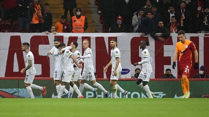 Kötü gidişi durduramayan Galatasaray, Kasımpaşa'ya yenildi