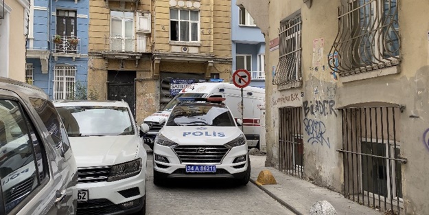 Kötü koku yayılan evden ceset çıktı!