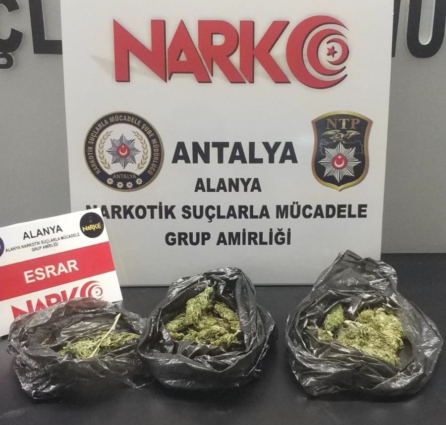 Kovalamaca sonunda uyuşturucuyla 2 şüpheli yakalandı 