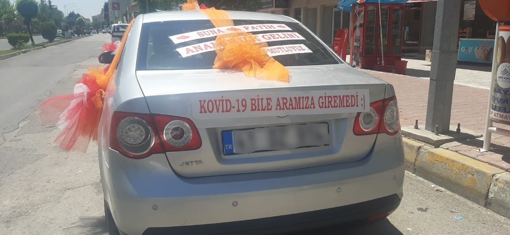 “Kovid-19 bile aramıza giremedi” yazısı şaşırttı 