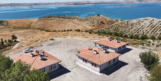 Köy evleri göz kamaştırıyor