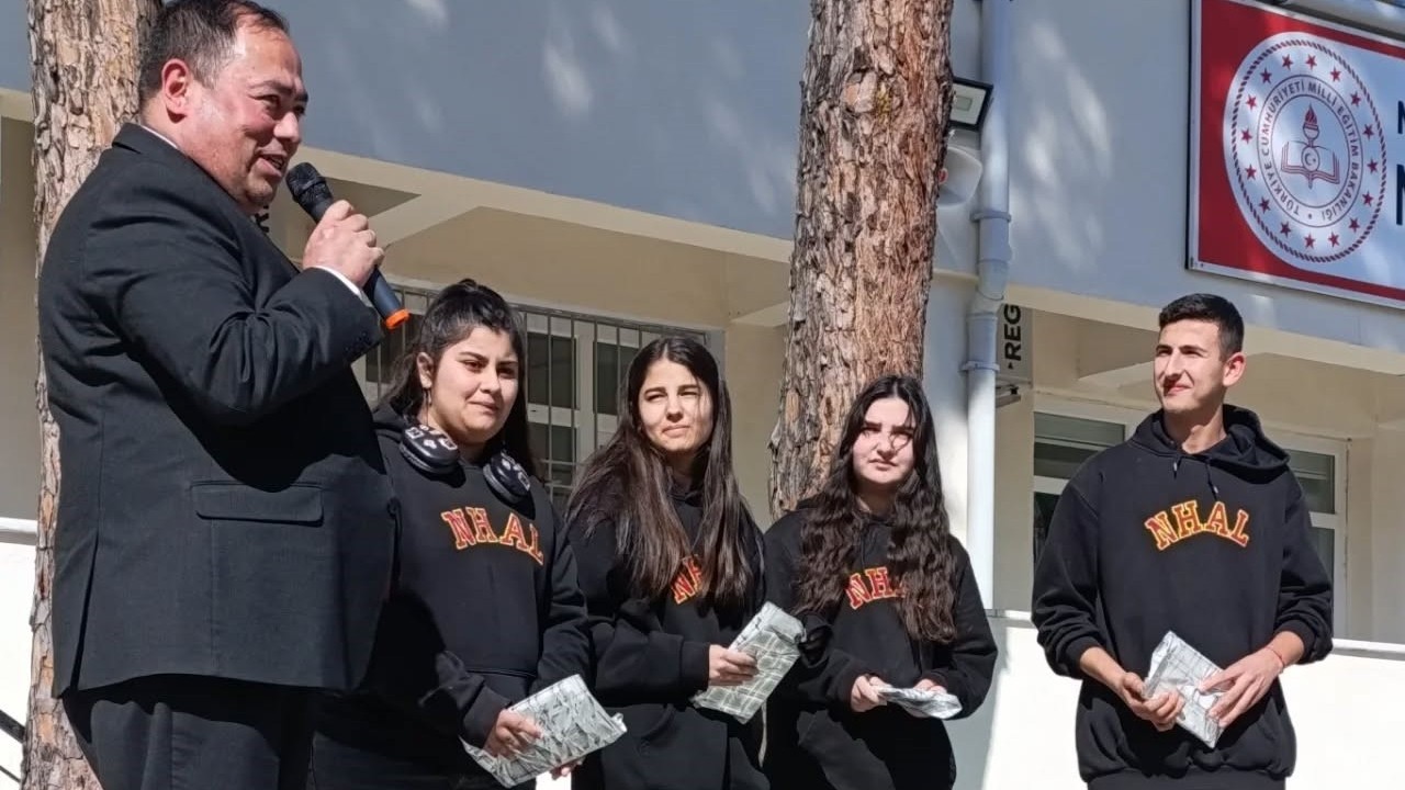 Köyceğizli iki öğrenci öykü yarışmasında birinciliği paylaştı