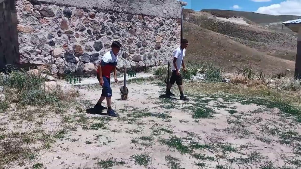 Köyde çocukların Survivor heyecanı 