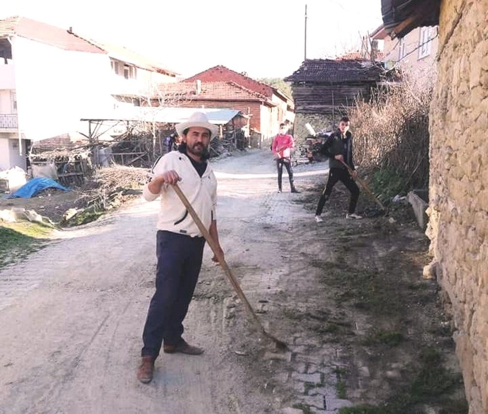 Köydeki bahar temizliği gece de sürdü 