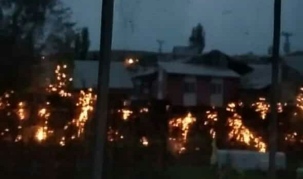 Köye düşen yıldırımı küçük kız görüntüledi, küçük kız, 