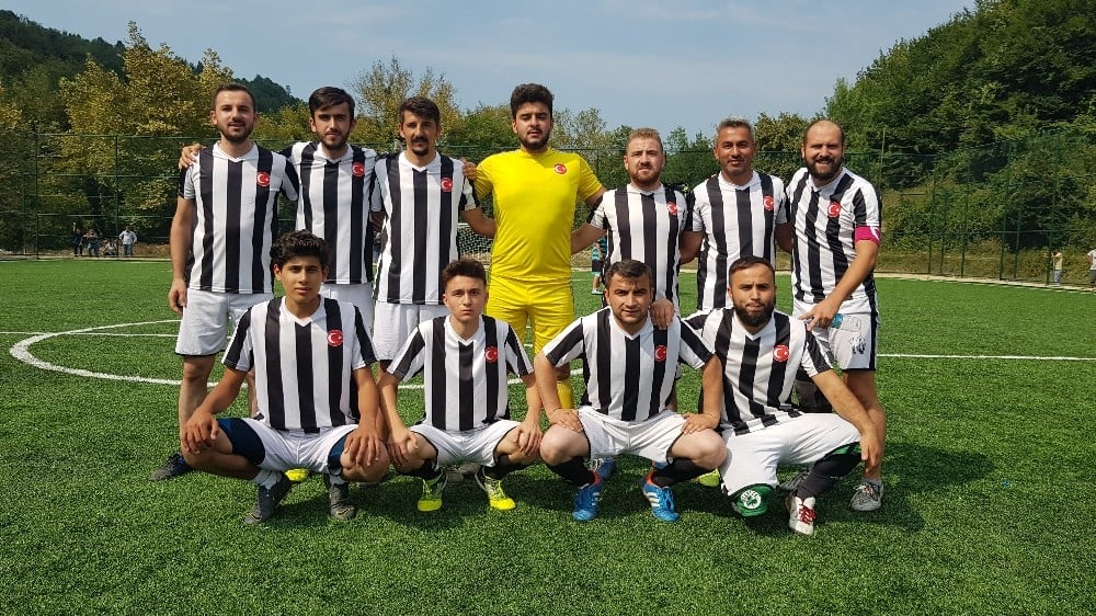 Köyler arası futbol turnuvasının şampiyonu Merkez Şirinköyspor oldu 