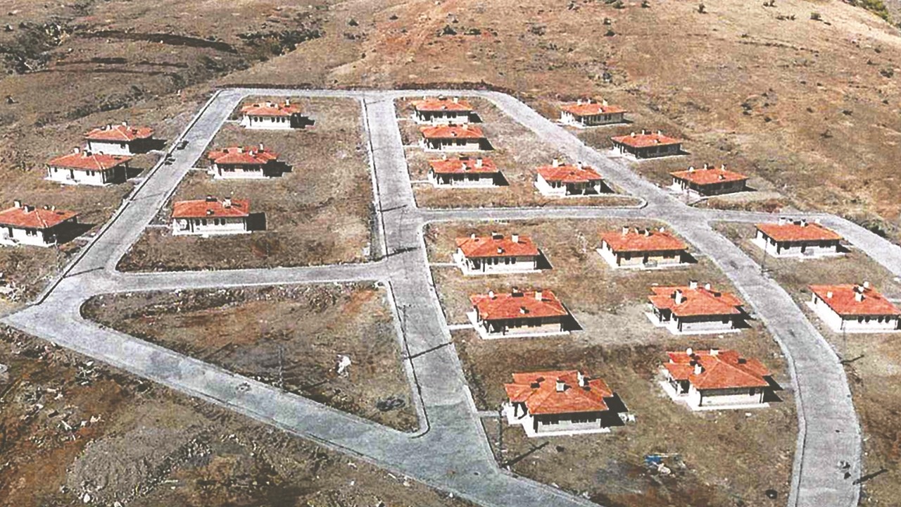 "Köylerde depreme dayanıklı çelik konutlar yapıyoruz"