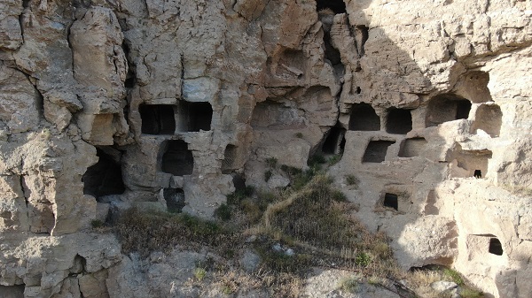 Köylüler turizme kazandırılmasını istiyor! 4 bin yıllık apartmanın geleceği tehlike altında