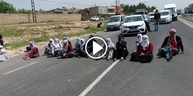 Köylüler yolu trafiğe kapattı! Bakın neden...