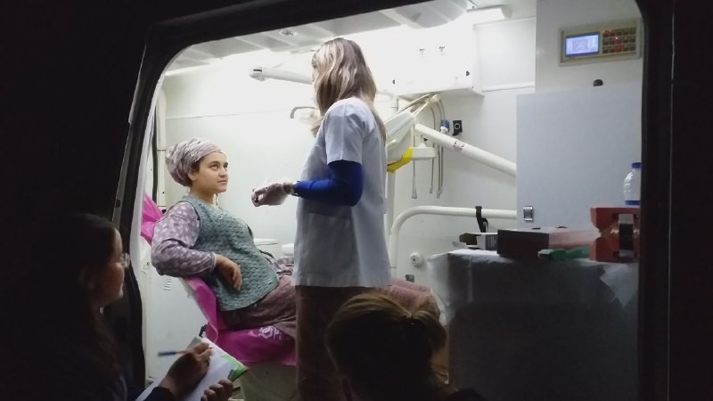 Köylülere hem eğitim hem muayene 