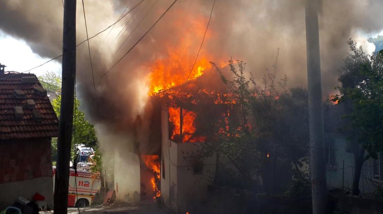 Köylüleri korkutan yangın!