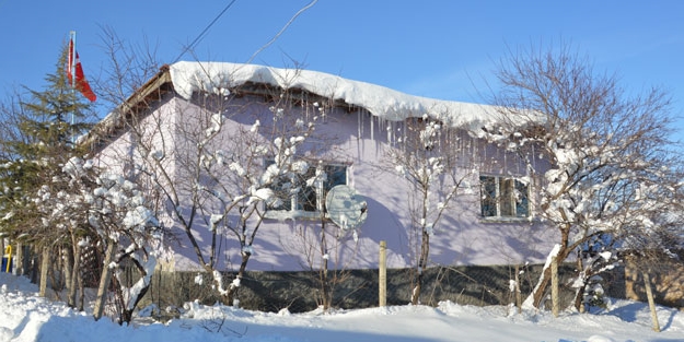 Köylülerin karla mücadelesi