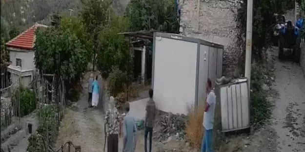 Bahçeye giren koyunlar nedeniyle işlenen cinayetin görüntüleri dehşete düşürdü