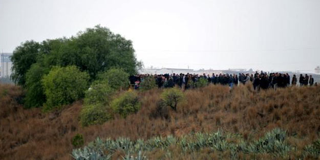 Koyunlarını otlatmaya çıkan çobanın cesedi, yol kenarında bulundu