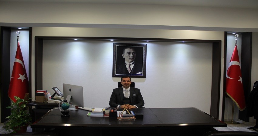Kozan Kaymakamı işaret dili kullanarak vatandaşları uyardı 