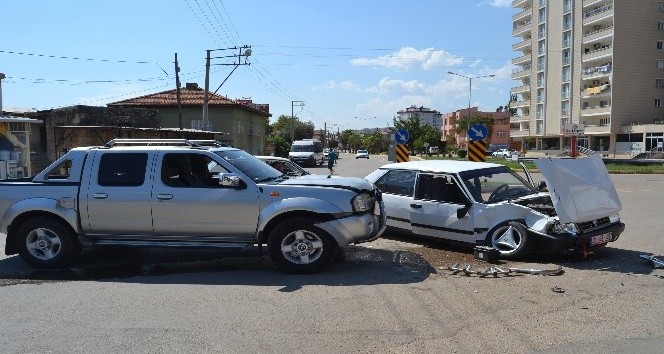 Kozan’da trafik kazası: 3 kişi yaralandı