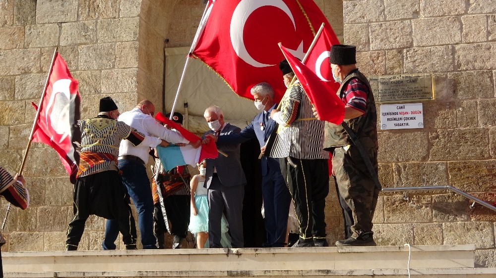 Kozan’ın kurtuluşuna buruk kutlama 