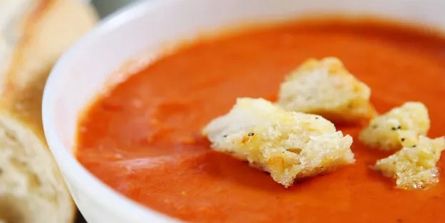 Közlenmiş domates çorbası tarifi nasıl yapılır? Közlenmiş domates kaç kalori?