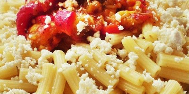 Közlenmiş patlıcanlı makarna tarifi: Bu makarnanın eşsiz lezzetine bayılacaksınız!