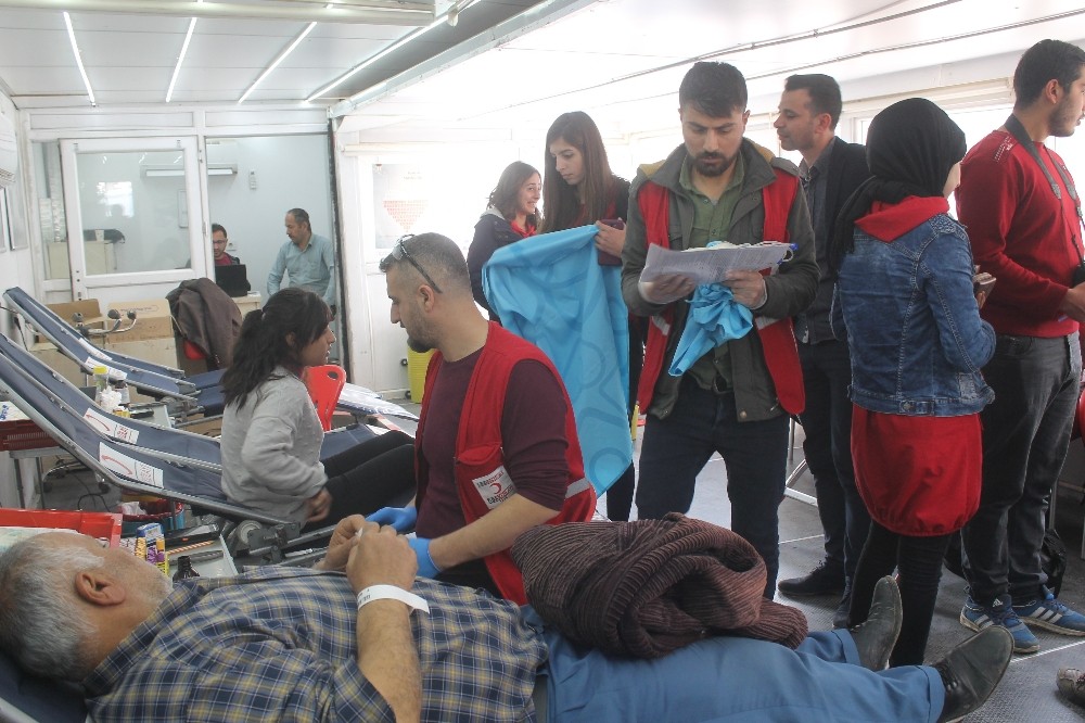 Kozluklu gençlerden kan bağış kampanyasına destek 