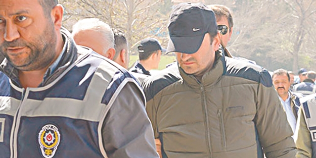 KPSS sanığı hâlâ görevde