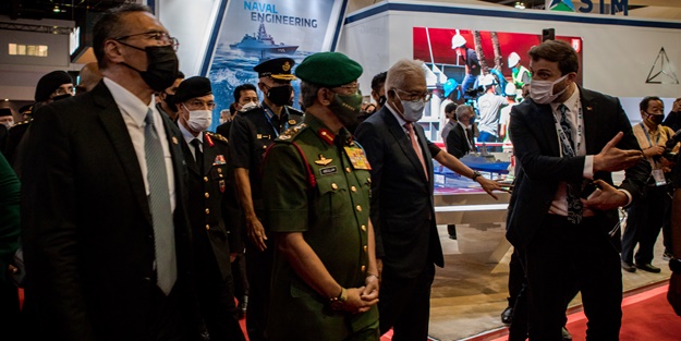 Kral Abdullah'tan HÜRJET VE ATAK'a yakın markaj... Bizzat bilgi aldı