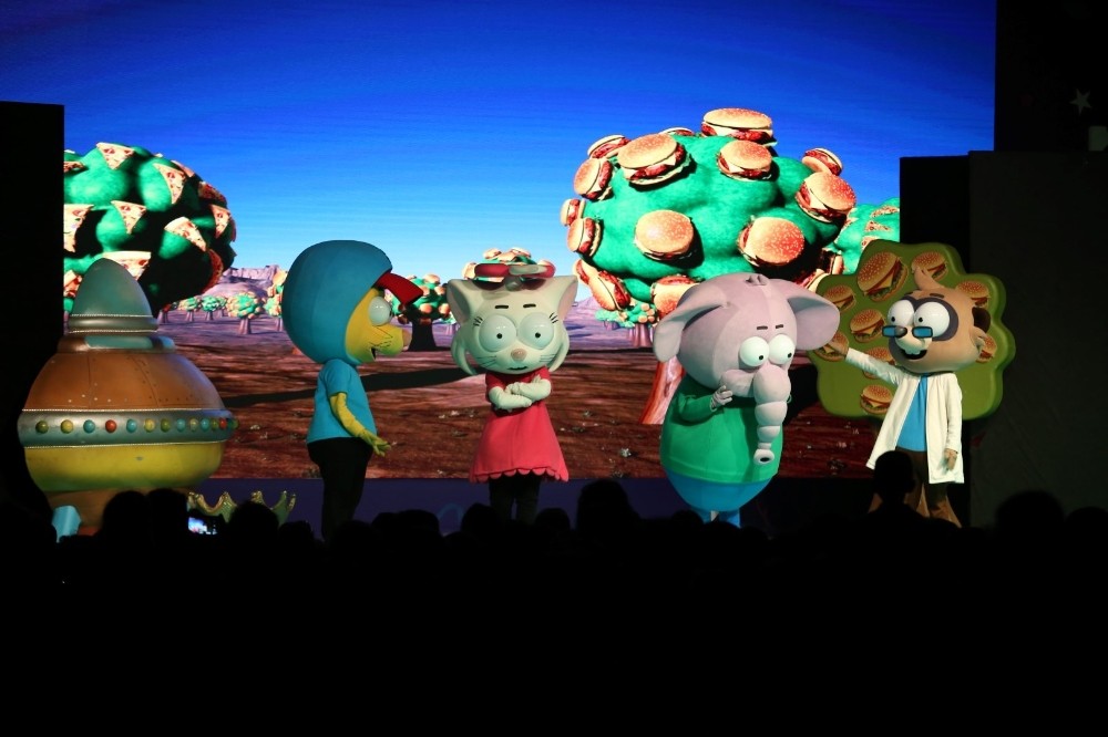 Kral Şakir - Uzayda Şamata müzikali büyük beğeni topladı 