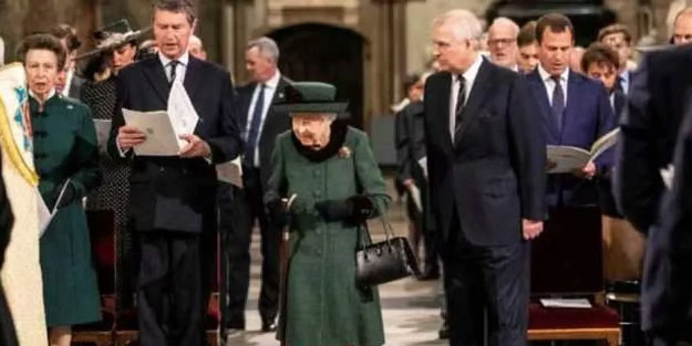 Kraliçe Elizabeth 5 ay sonra ortaya çıktı