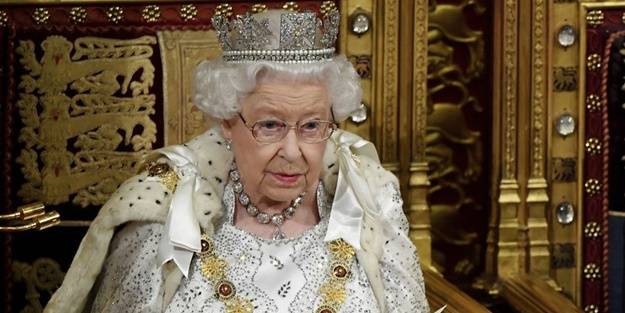 Kraliçe Elizabeth koronaya yakalandı