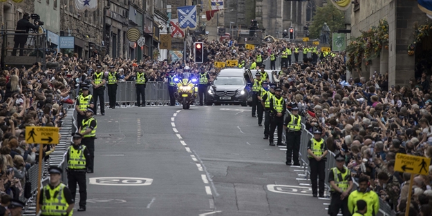 Kraliçe'nin cenazesinde kriz çıkartacak protokol!