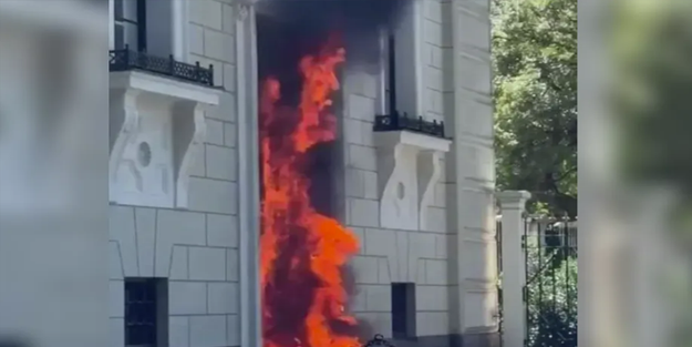 Kraliyet sarayına molotof kokteyli saldırı!