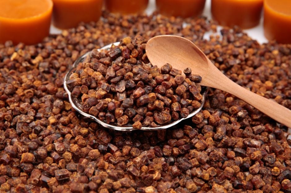 Krallara parmaklarını yediren besin! Faydaları saymakla bitmiyor! Kaldırımın kenarında bile yetişiyor