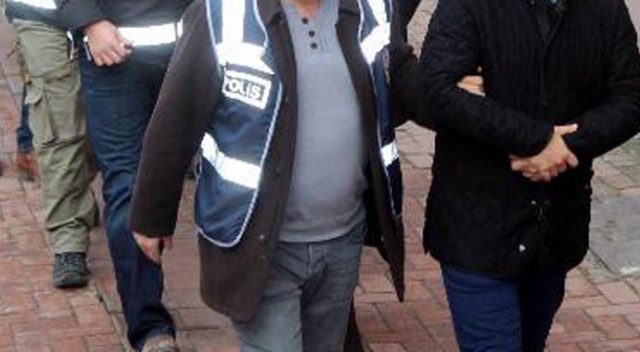 Kredi kartı dolandırıcıları cezaevine gönderildi