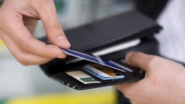 Kredi kartında yasal takibe düşen kişi sayısı düştü
