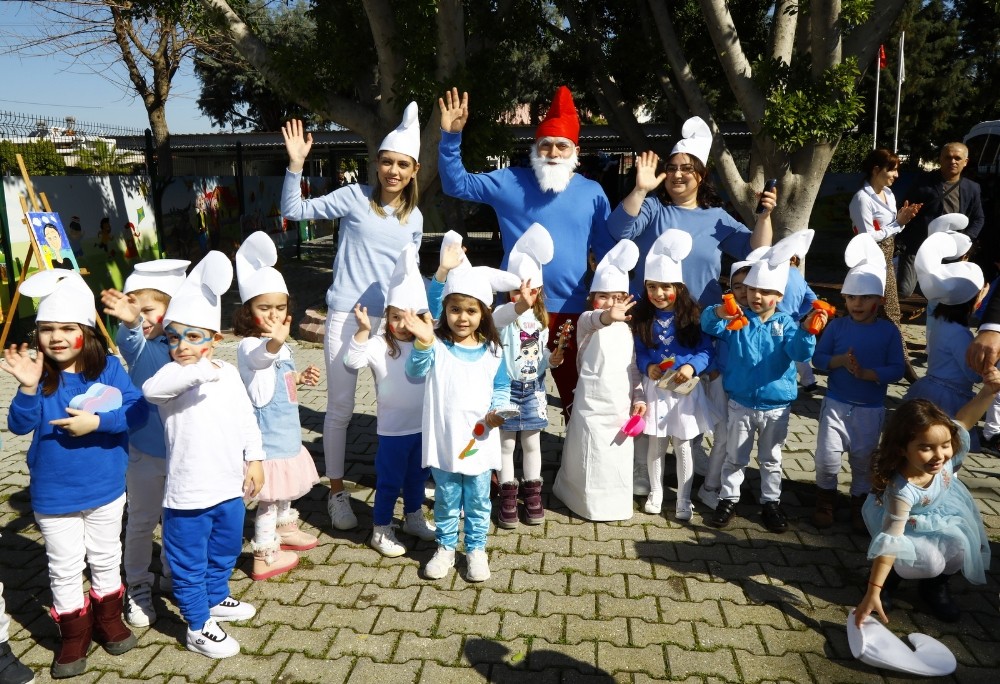Kreşli minikler ’Şirin’ oldu 