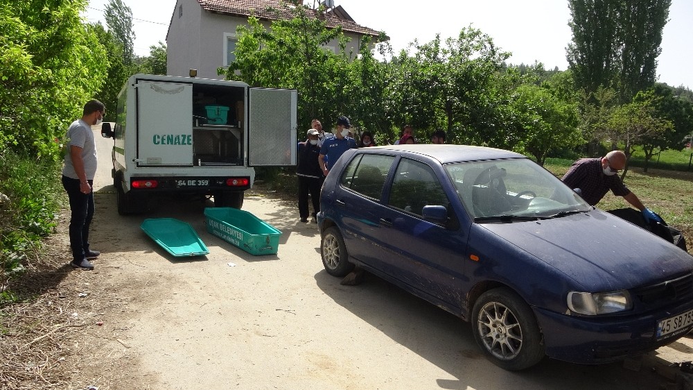 Kriko kayınca aracın altında kaldı 