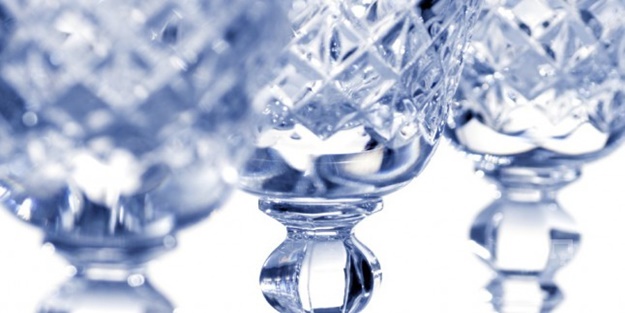 Kristal eşyalar nasıl temizlenmelidir?