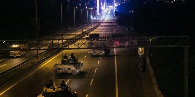 Kritik davada karar çıktı! Hainlere ceza yağdı