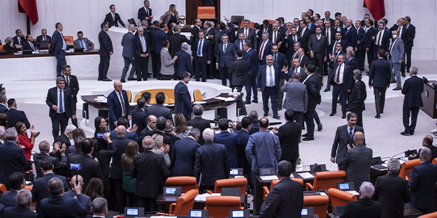 Kritik kanun teklifi TBMM Genel Kurulunda! Protestolar nedeniyle birleşim kapatıldı