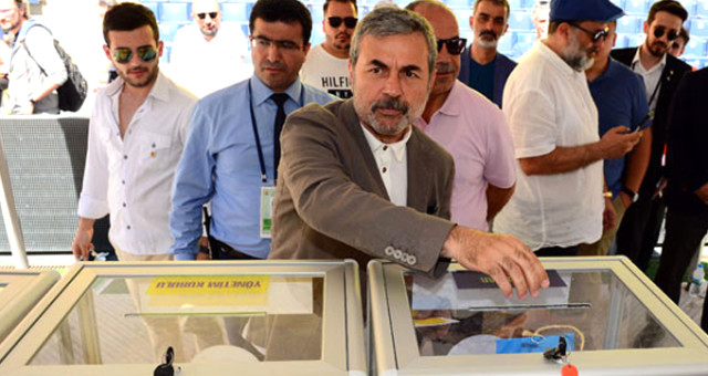 Kritik kongrede Kocaman oyunu kullandı